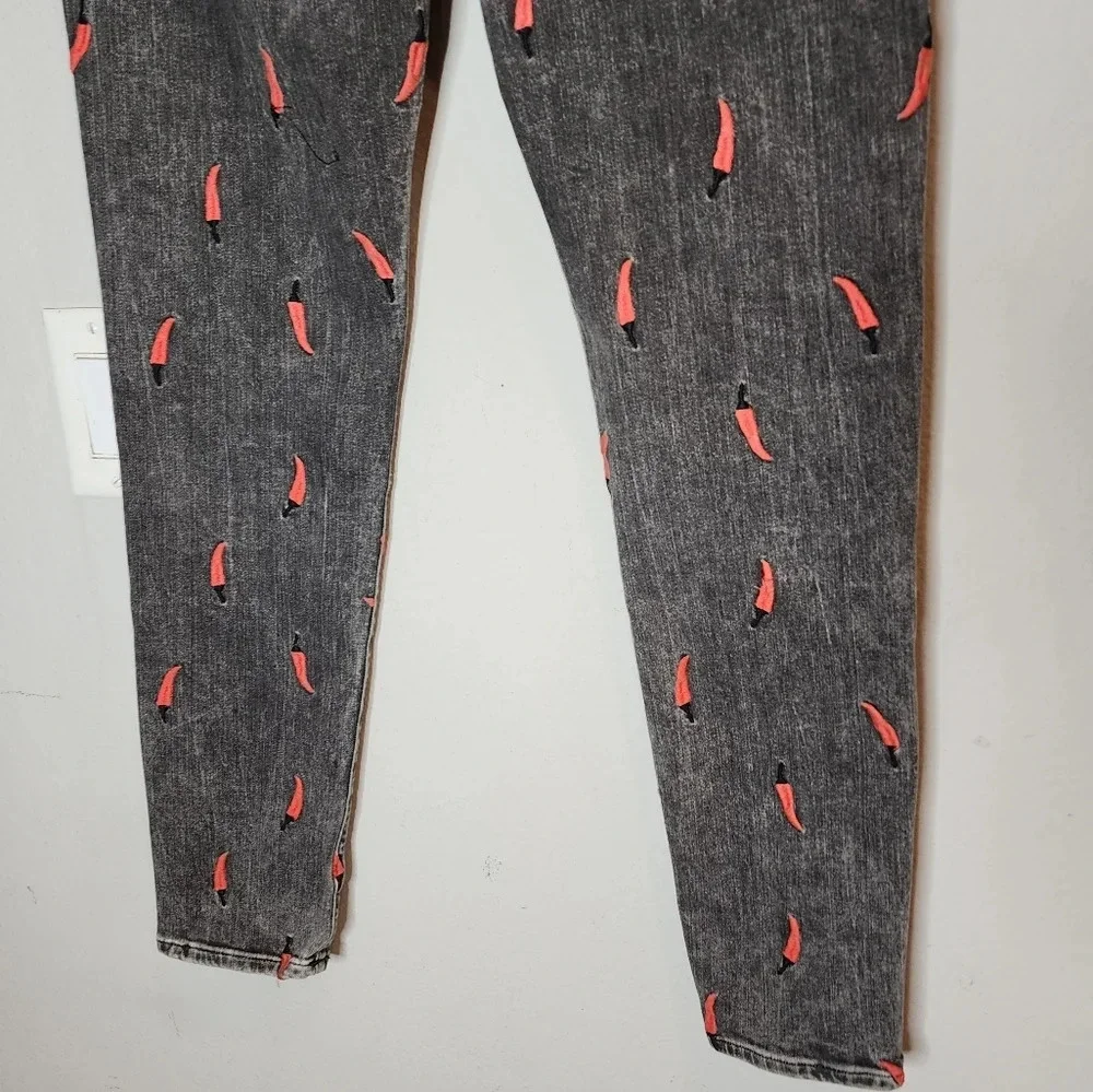 Scotch & Soda Pepper Embroidered Slim‎ Boyfriend Grey jeans.  Size 26.